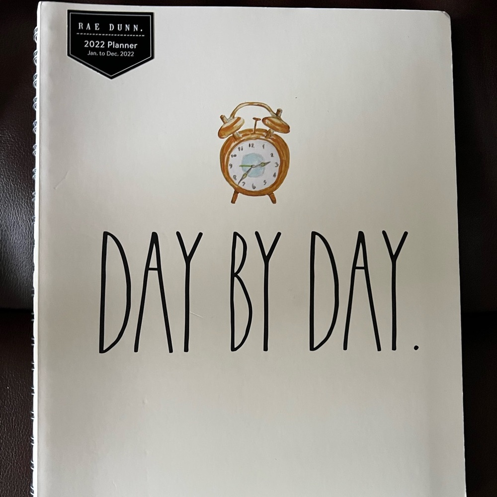 RAE DUNN NEW 2022
-monthly dividers, holidays & notes
-items are sanitized